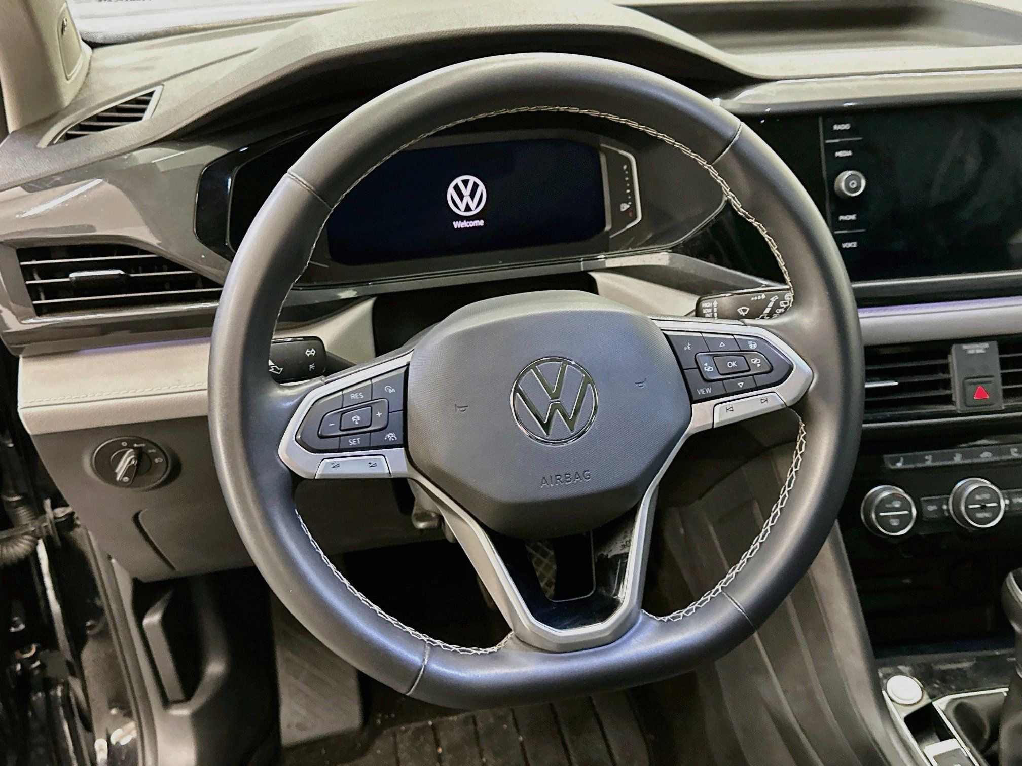 Used 2023 Volkswagen Taos SEL AWD/4WD image 18