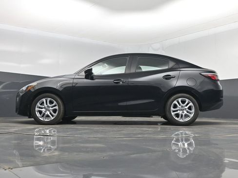 Used 2017 Toyota Yaris iA image 15