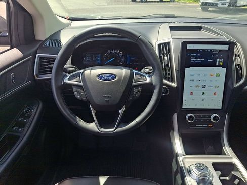 Used 2024 Ford Edge SEL AWD/4WD image 11