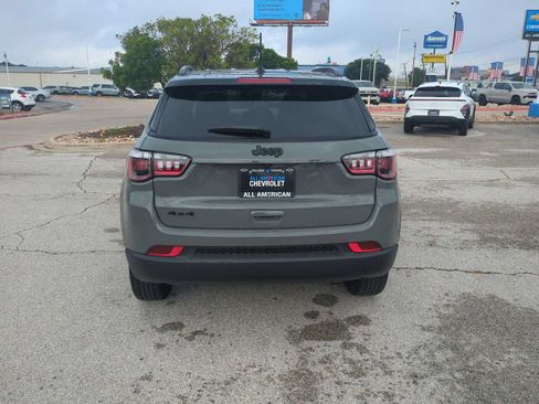 Used 2023 Jeep Compass Latitude w/ Convenience Group AWD/4WD image 7