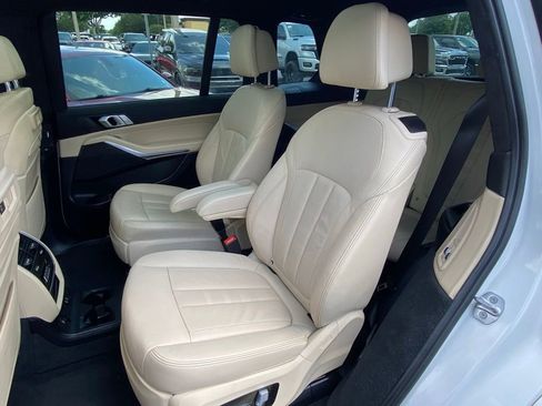 Used 2022 BMW X7 xDrive40i w/ M Sport Package AWD/4WD image 26