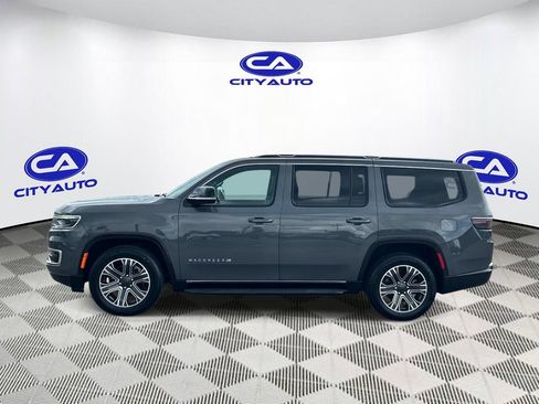 Used 2024 Jeep Wagoneer Series II w/ Flexible Seating Group RWD image 8