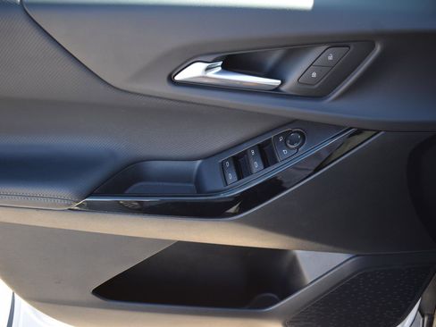 Used 2025 Chevrolet Equinox LT image 20