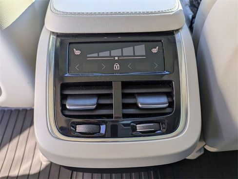 Used 2022 Volvo XC90 T6 Inscription w/ Advanced Package image 18