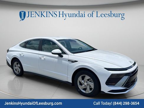 New 2026 Hyundai Sonata SE FWD image 1