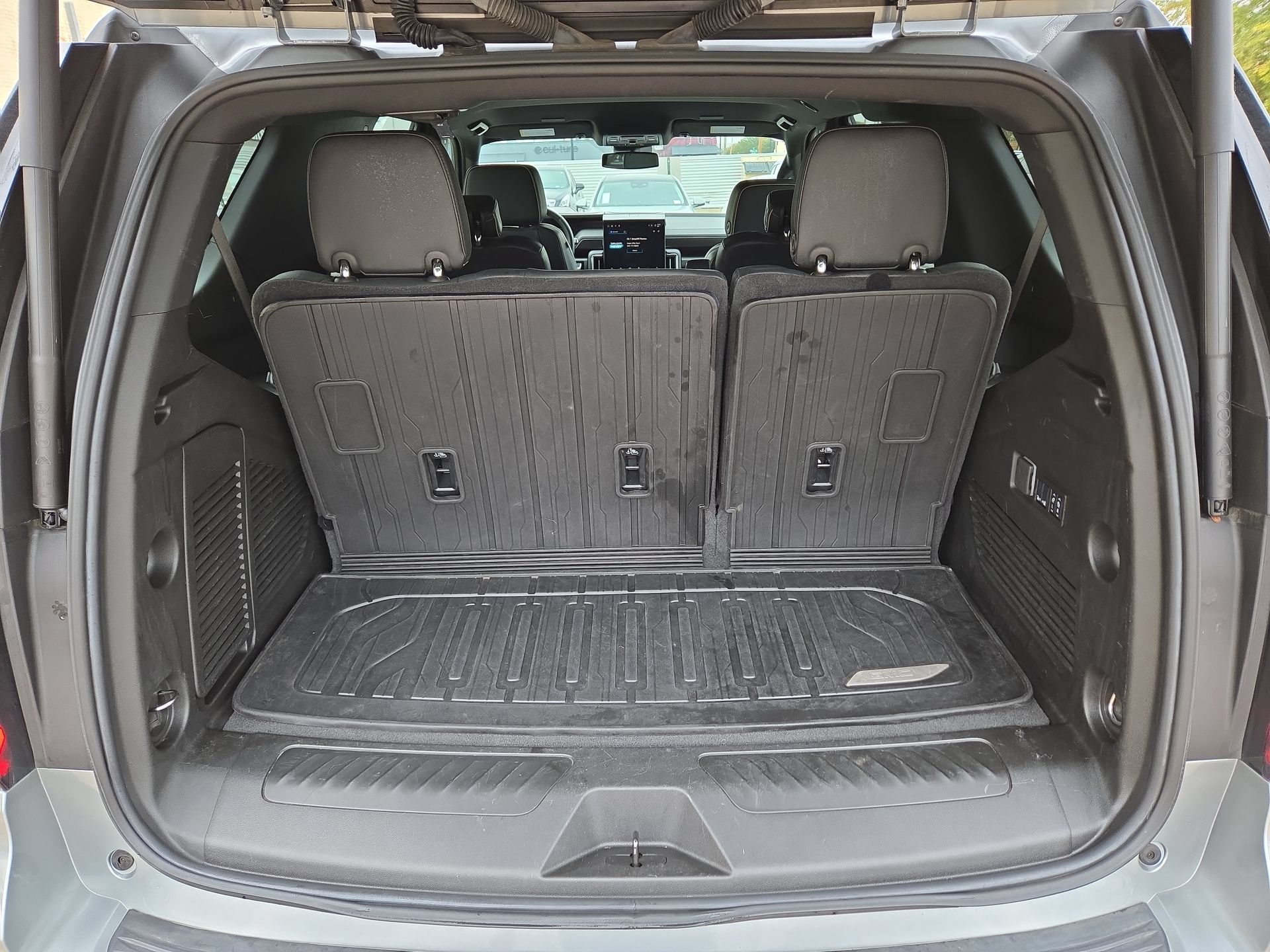 Used 2025 GMC Yukon Elevation w/ LPO, Floor Liner Package AWD/4WD image 12