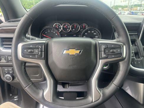 Used 2021 Chevrolet Suburban LT AWD/4WD image 18