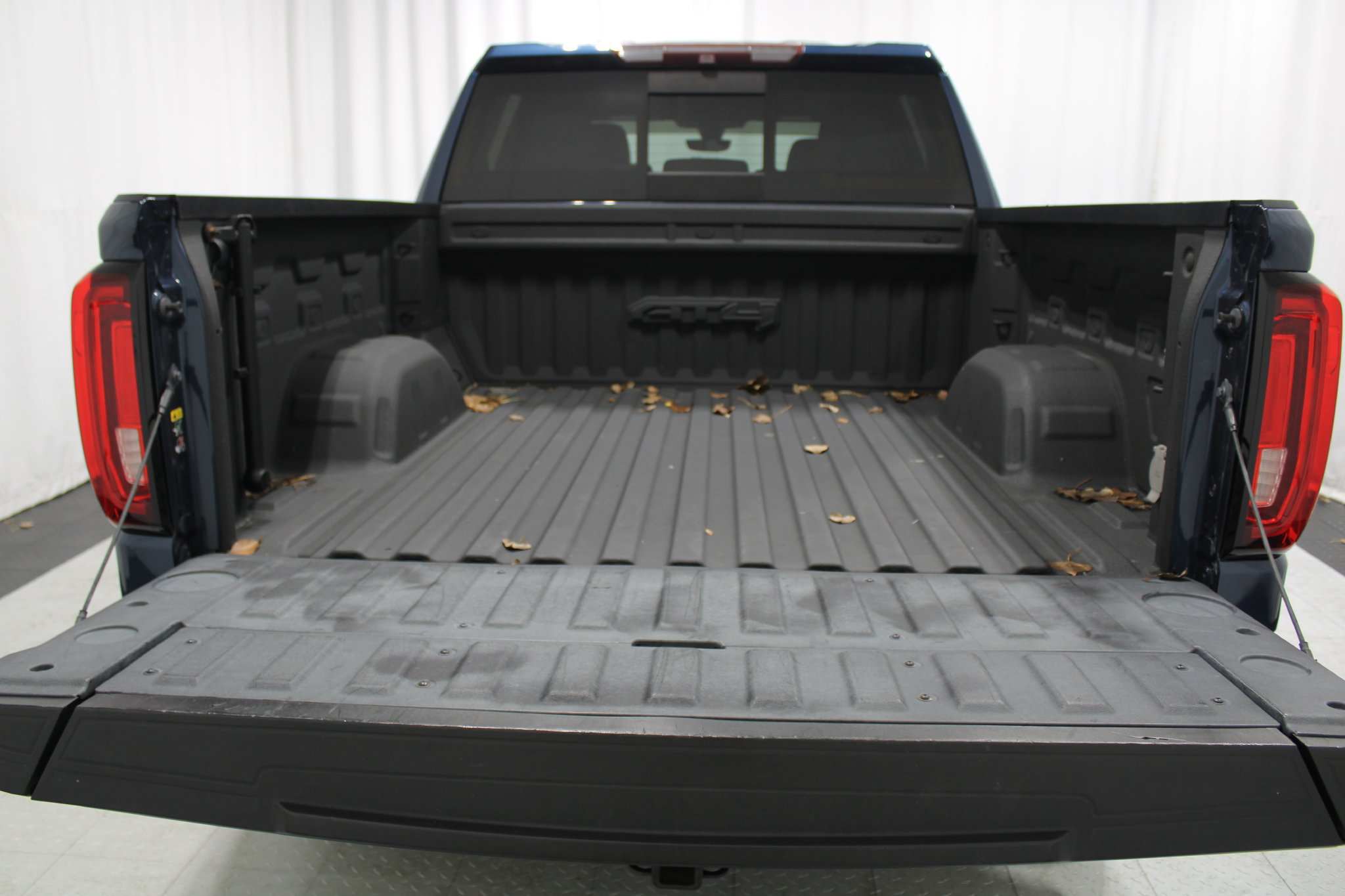 Used 2019 GMC Sierra 1500 AT4 w/ AT4 Premium Package AWD/4WD image 17