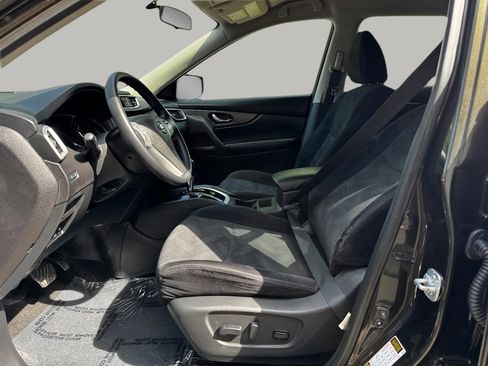 Used 2016 Nissan Rogue SV image 16