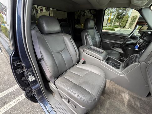 Used 2007 Chevrolet Silverado 1500 LT w/ Onstar Plus Package image 12