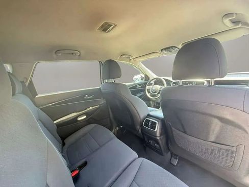Used 2020 Kia Sorento FWD V6 image 16