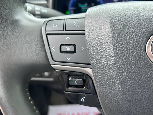 Used 2025 Toyota Camry XLE FWD image 28