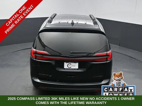 Used 2025 Chrysler Pacifica Limited FWD image 51