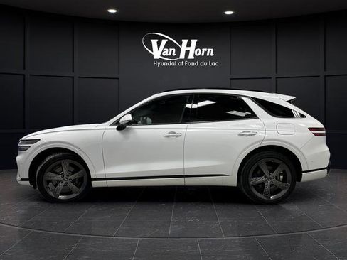 Used 2025 Genesis GV70 2.5T w/ Sport Prestige Package image 13