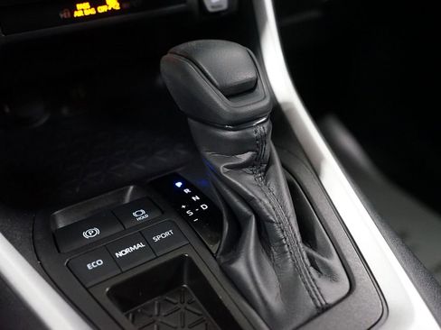 Certified 2025 Toyota RAV4 LE image 21