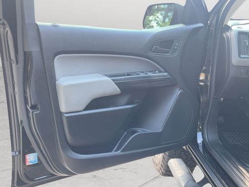 Used 2019 Chevrolet Colorado W/T w/ Custom Special Edition RWD image 11