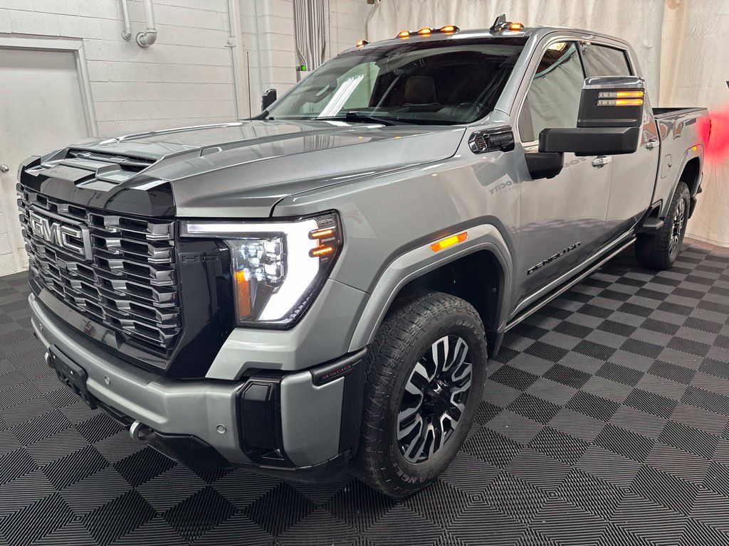 Used 2025 GMC Sierra 3500 Denali Ultimate AWD/4WD image 4