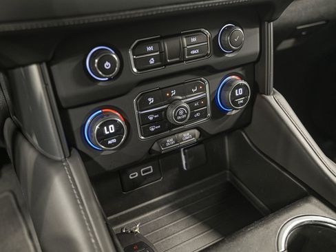 Used 2023 Chevrolet Suburban LS image 23