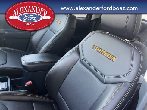 New 2025 Ford Maverick Tremor image 13