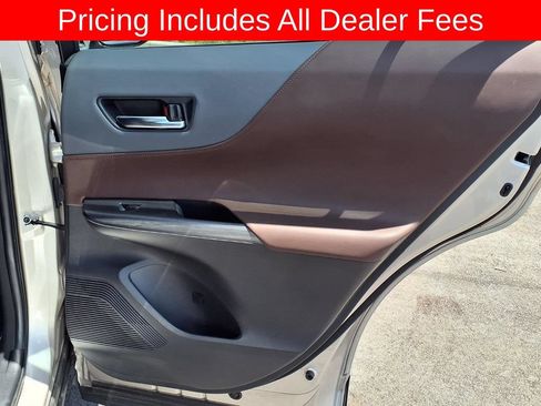 Used 2021 Toyota Venza XLE w/ Softex Package AWD/4WD image 14