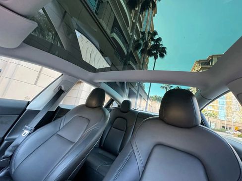 Used 2023 Tesla Model 3 Standard Range image 11