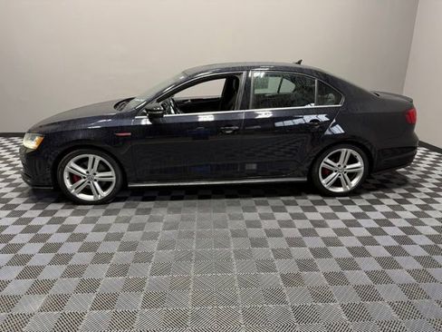 Used 2017 Volkswagen Jetta GLI FWD image 6