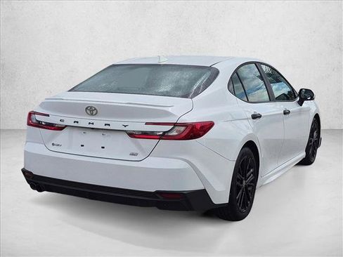 Used 2025 Toyota Camry SE w/ Convenience Package FWD image 5