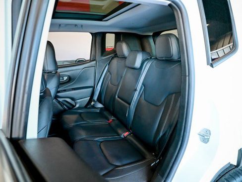 Used 2022 Jeep Renegade Limited w/ Sun, Sound & Wheels Group image 17