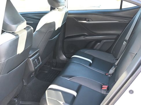 Used 2025 Toyota Camry SE AWD (Natl) image 41