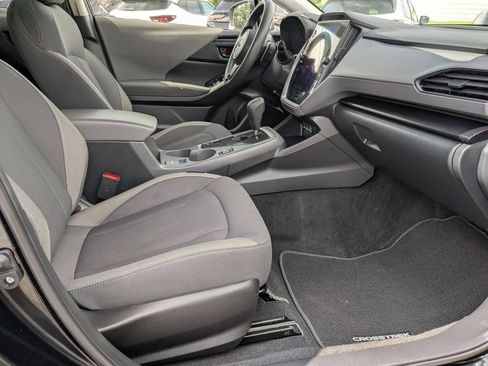 Used 2025 Subaru Crosstrek 2.5i Premium AWD/4WD image 26