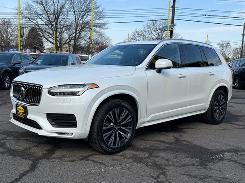 Used 2022 Volvo XC90 T6 Momentum w/ Climate Package image 3