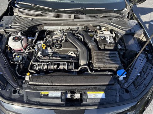Used 2025 Volkswagen Jetta Sport image 37