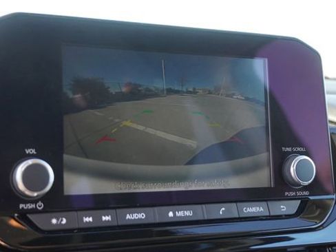 Used 2024 Nissan Pathfinder SV image 25