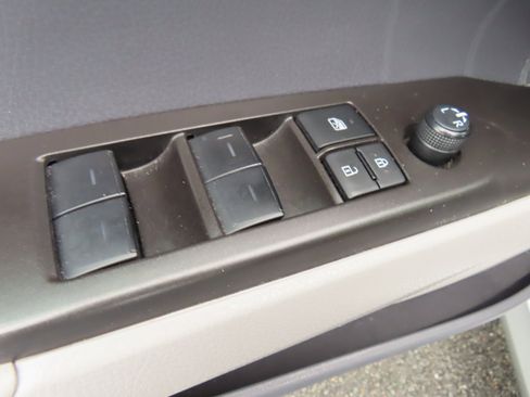 Used 2023 Toyota Camry LE image 10