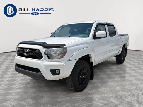 Used 2015 Toyota Tacoma 4x4 Double Cab w/ Convenience Package image 1