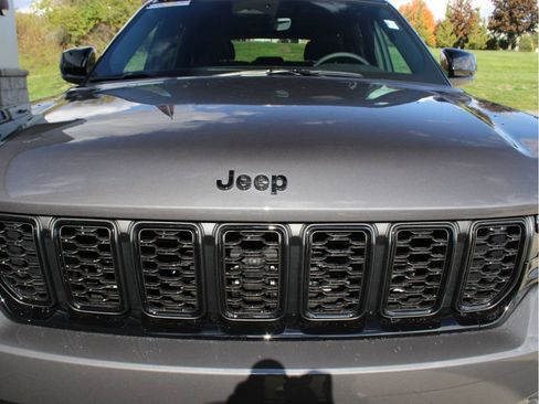 New 2025 Jeep Grand Cherokee Limited image 38