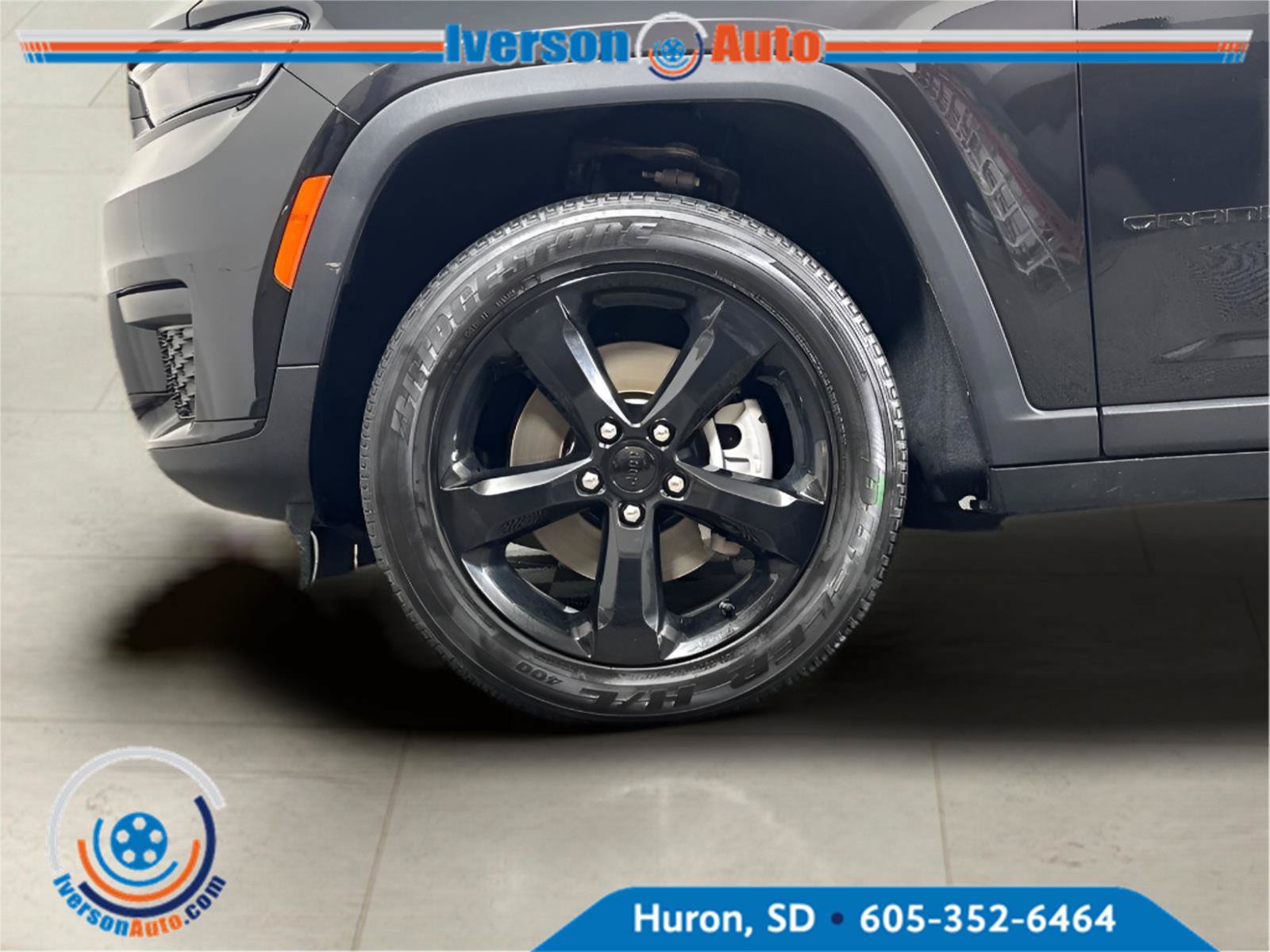 Used 2024 Jeep Grand Cherokee L Altitude AWD/4WD image 8