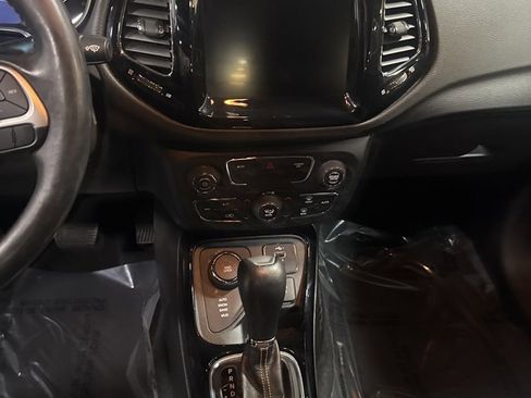 Used 2020 Jeep Compass Limited image 9