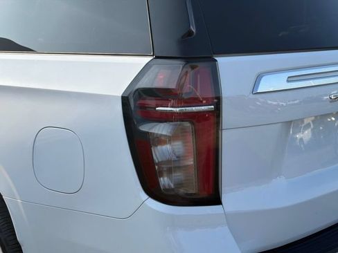 Used 2023 Chevrolet Suburban Premier RWD image 11