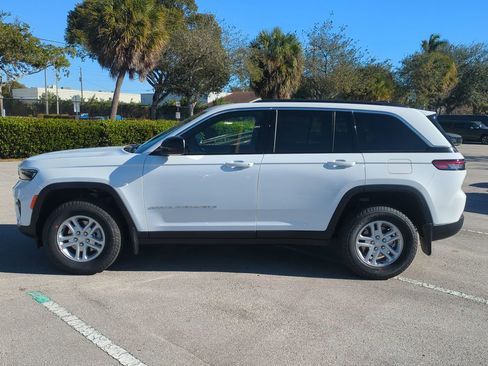 New 2025 Jeep Grand Cherokee Laredo w/ MOPAR Finishing Package image 8