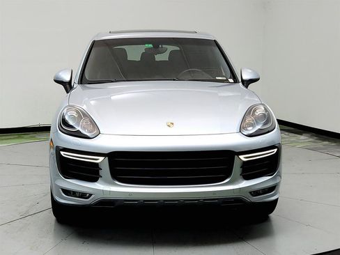 Used 2016 Porsche Cayenne GTS image 2