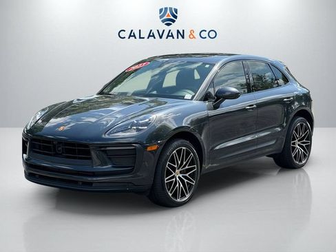 Used 2023 Porsche Macan AWD/4WD image 3
