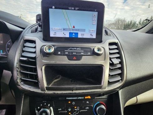 Used 2019 Ford Transit Connect XLT image 17