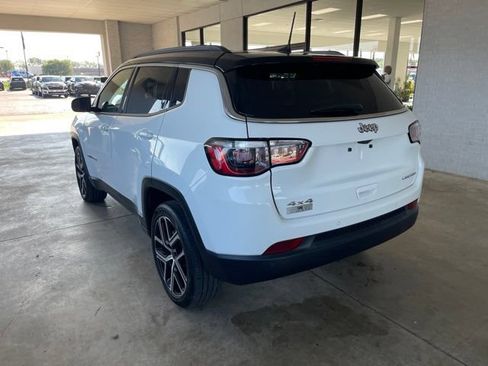 Used 2025 Jeep Compass Limited AWD/4WD image 6