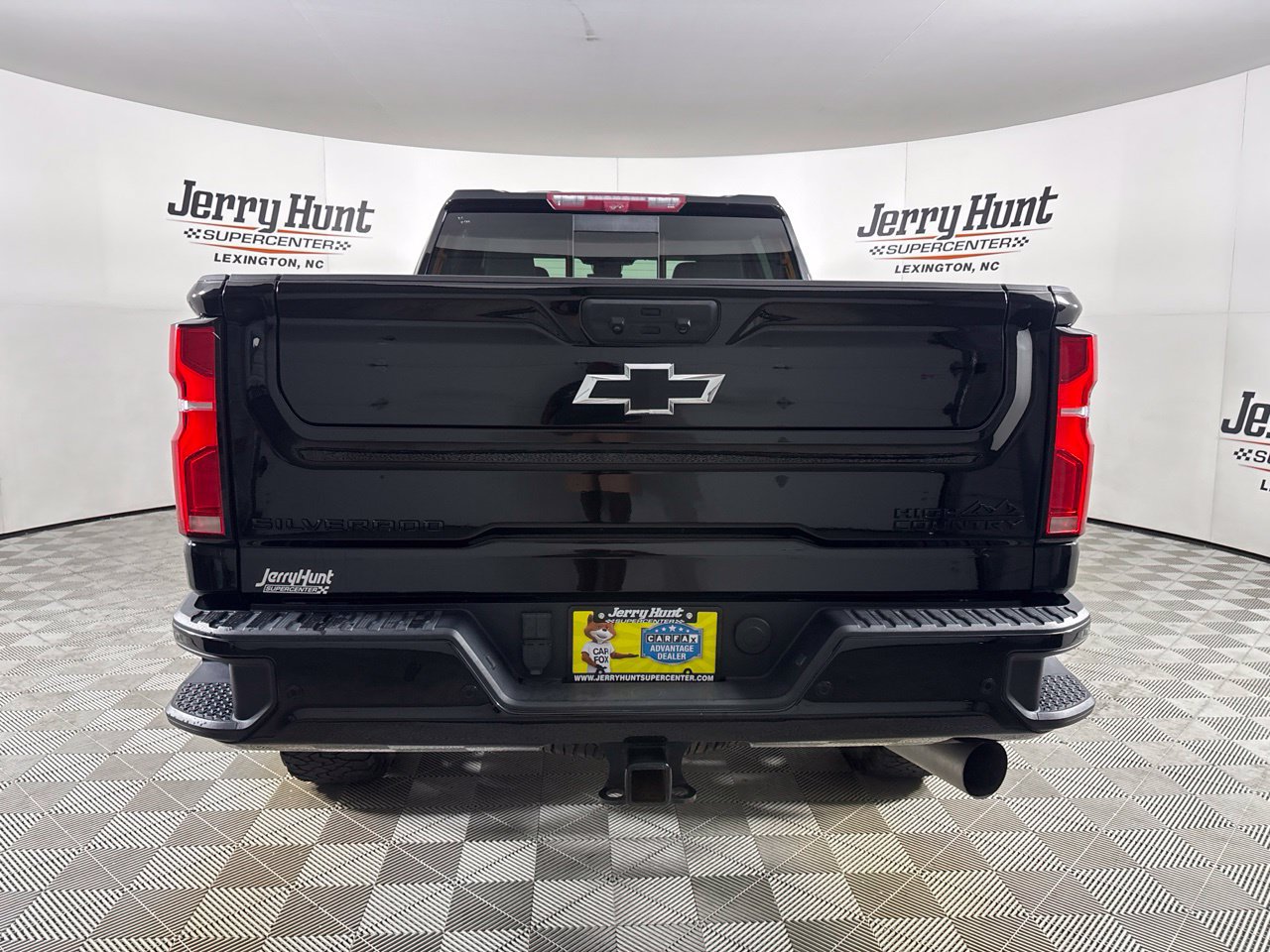 Used 2024 Chevrolet Silverado 2500 High Country w/ High Country Premium Package AWD/4WD image 5