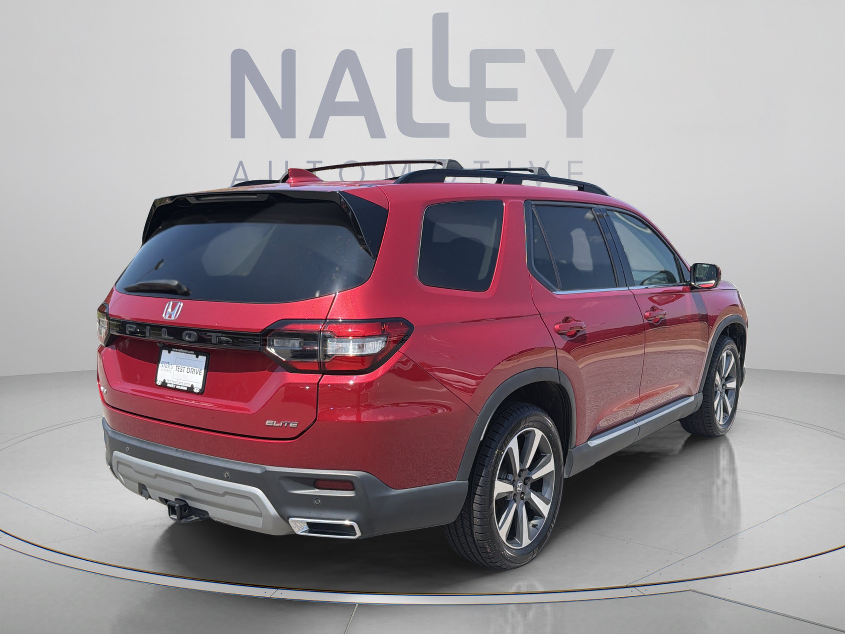 Used 2025 Honda Pilot Elite image 5