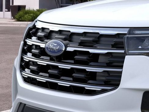 New 2026 Ford Explorer Active w/ Active Comfort Package RWD image 17