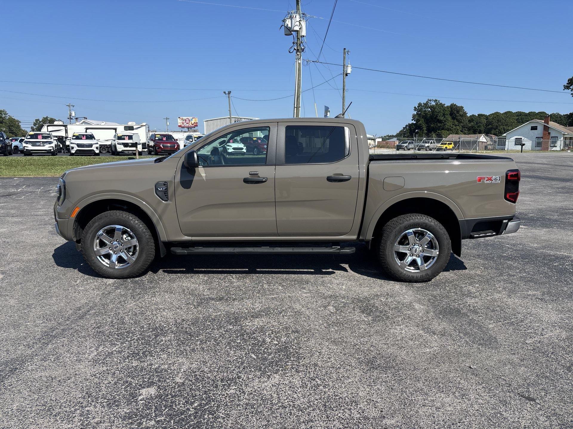 Used 2025 Ford Ranger XLT w/ FX4 Off-Road Package AWD/4WD image 4