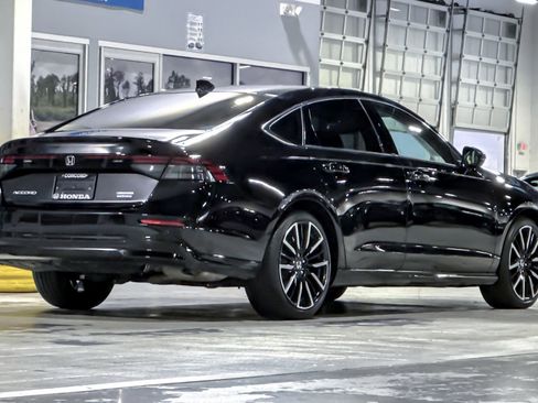 Used 2024 Honda Accord Touring image 8