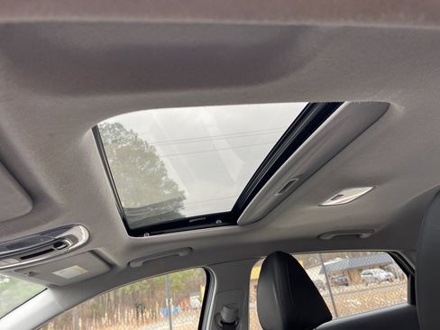 Used 2022 Hyundai Elantra Limited w/ Cargo Package image 19